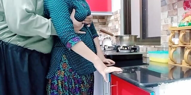 Kitchen Sex Xxx Videos - Pakistani Beautiful Wife Fucked In Kitchen While She Is Cooking With Clear  Hindi Audio Hot Sex Talk 7:12 HD Indian Porno Videos